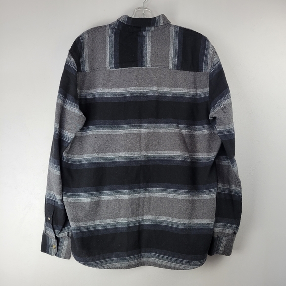 Tallwoods Mens Large Button Down Flannel - Picture 13 of 13